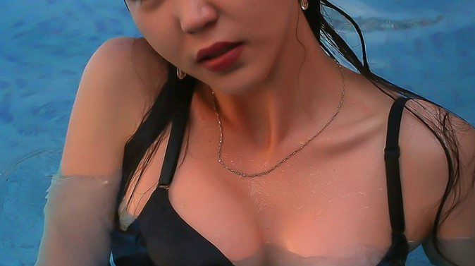Cute Asian webcam seductress